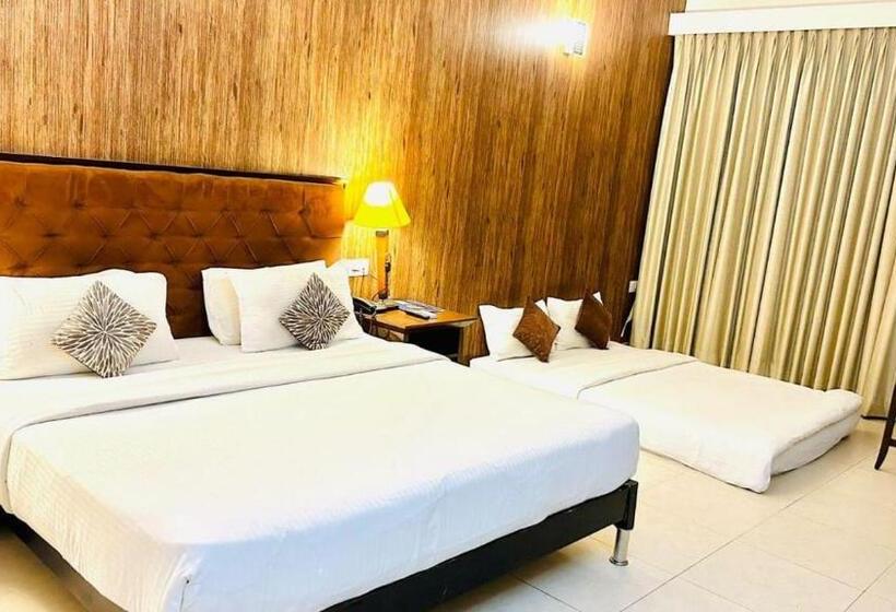 اتاق لوکس, Click Resort Corbett Tiger Den