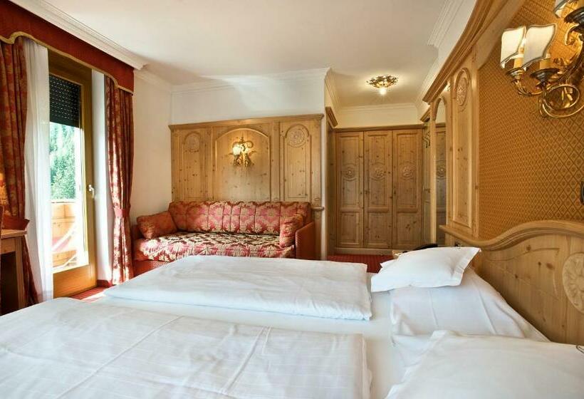 اتاق استاندارد سه تخته با بالکن, B&b Garni Serena