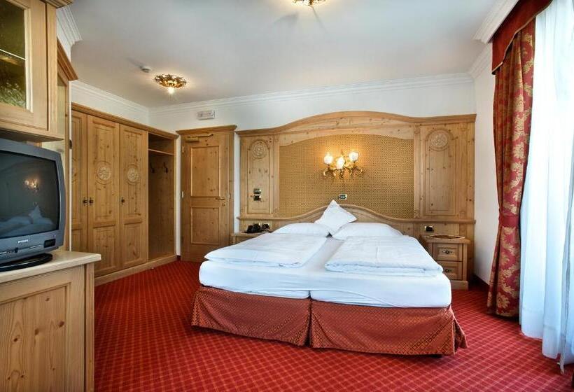 اتاق استاندارد سه تخته با بالکن, B&b Garni Serena