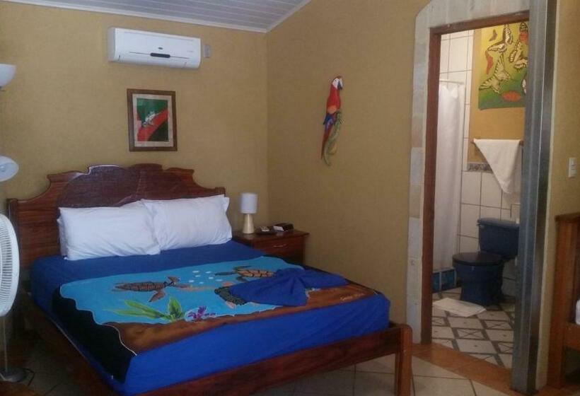 اتاق خانوادگی با چشم‌انداز دریا, Cabinas Jimenez