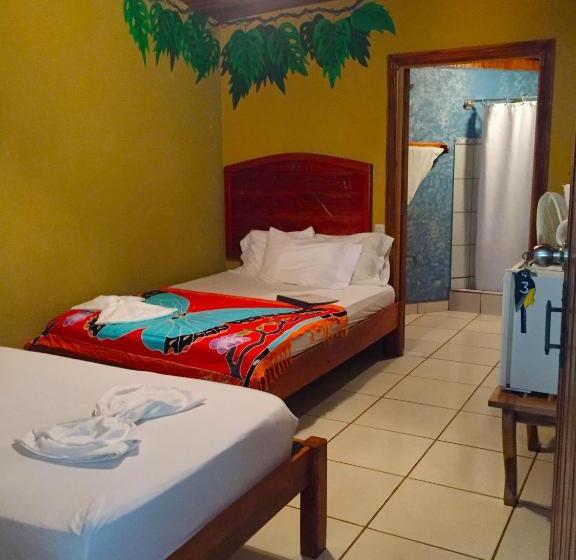 اتاق استاندارد سه نفره, Cabinas Jimenez