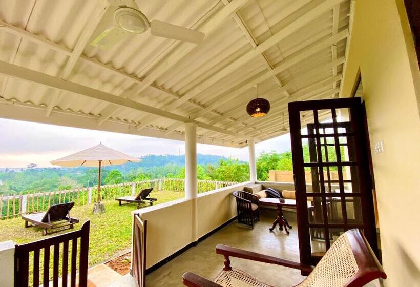 اتاق سه نفره دلوکس با چشم‌انداز دریا, The Horizon Hill Top Villa