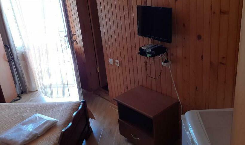 اتاق استاندارد سه تخته با بالکن, Villa Ureki