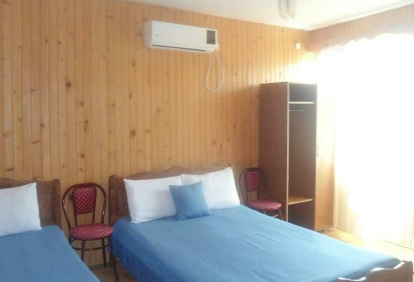 اتاق استاندارد سه تخته با بالکن, Villa Ureki