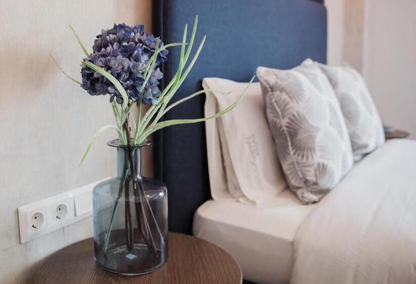 استودیوی استاندارد, Kassandra Studios