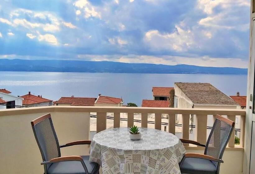 استودیوی استاندارد, Apartments Nemira