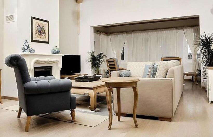 سوییت, Cesme Marina Konukevi