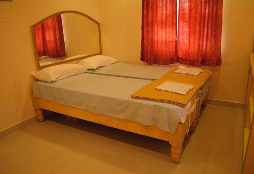 اتاق استاندارد, Gopi Guest House