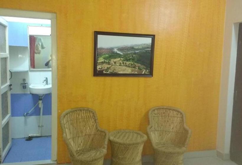 اتاق استاندارد, Gopi Guest House