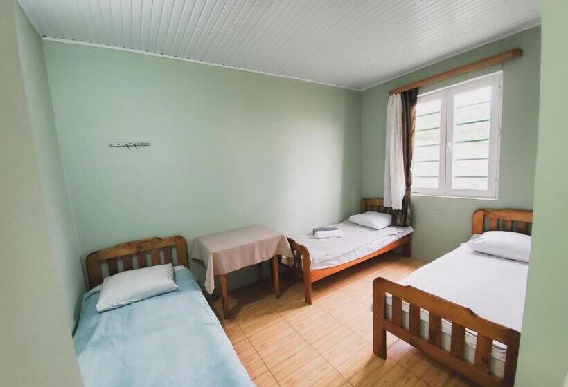Triple Room Sea View, Ureki House