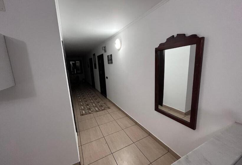 اتاق استاندارد سه نفره, Vila Khalo