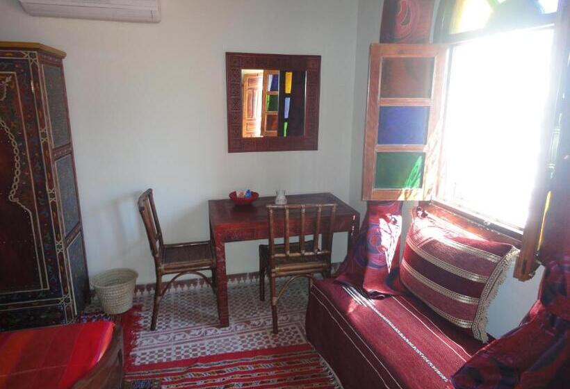 اتاق استاندارد, Dar Yanis