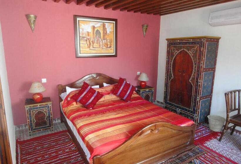 اتاق استاندارد, Dar Yanis