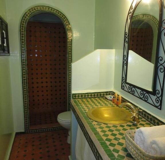 اتاق استاندارد یک نفره, Dar Yanis