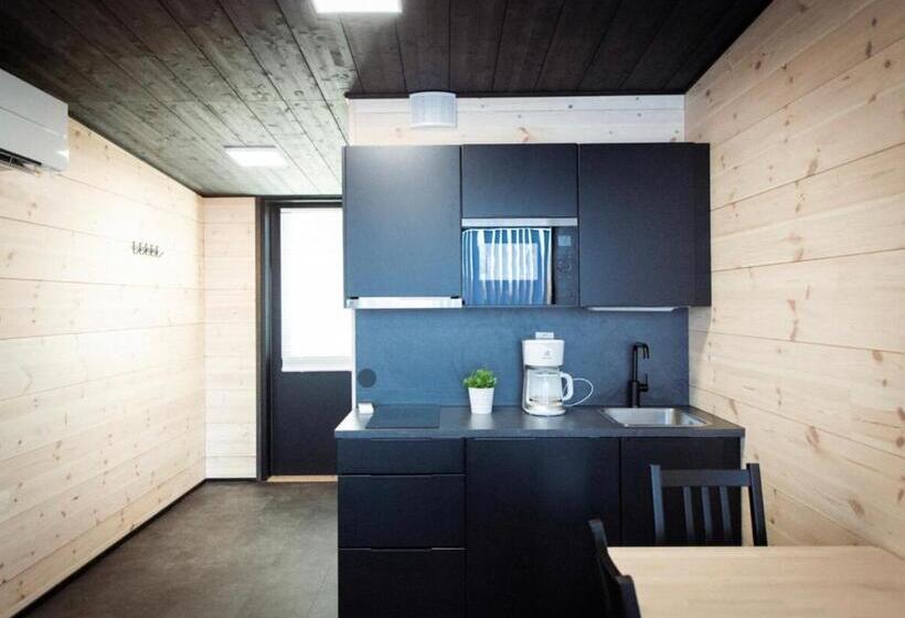اتاق لوکس, Black