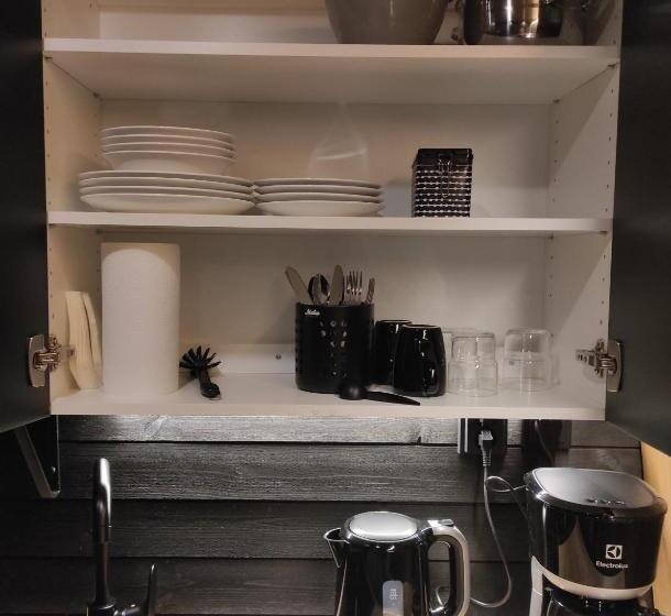 اتاق سوپریور, Black