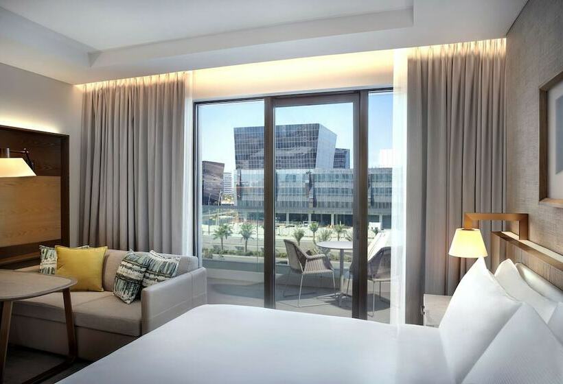 اتاق اجرایی با مشاهده, Hilton Abu Dhabi Yas Island