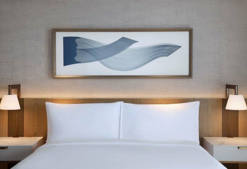 اتاق اجرایی با مشاهده, Hilton Abu Dhabi Yas Island