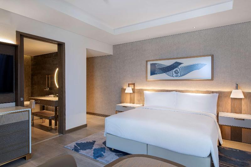 اتاق لوکس با چشم‌انداز, Hilton Abu Dhabi Yas Island
