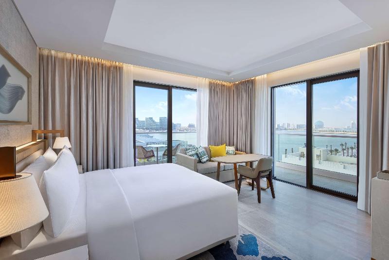 اتاق لوکس با چشم‌انداز, Hilton Abu Dhabi Yas Island