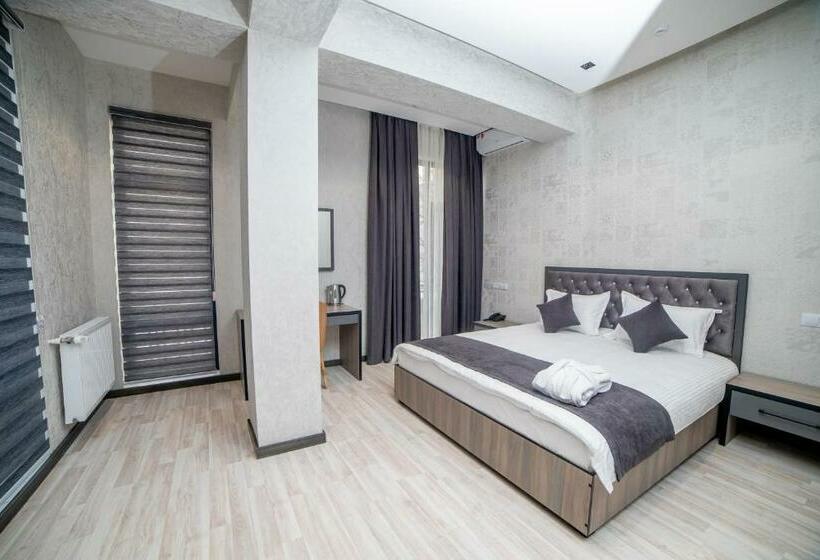 اتاق سوپریور, New York Tashkent