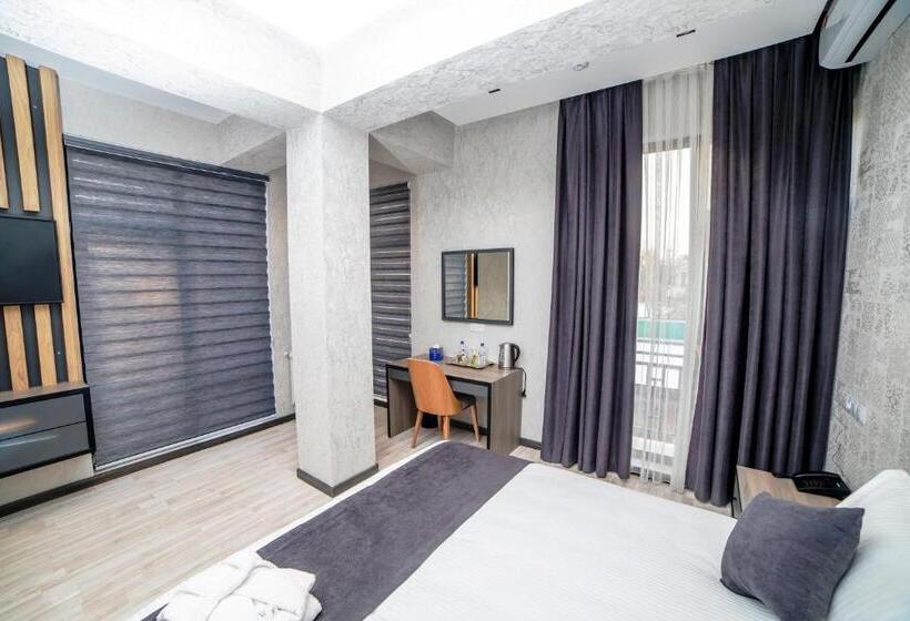 اتاق سوپریور, New York Tashkent