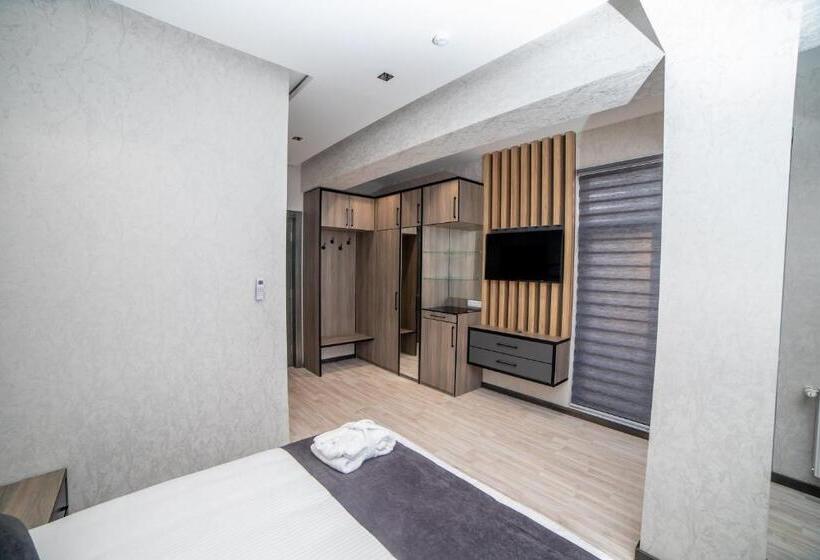 اتاق سوپریور, New York Tashkent