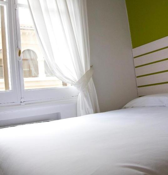 اتاق عادی یک تخته, Hostal Boreal Mistral