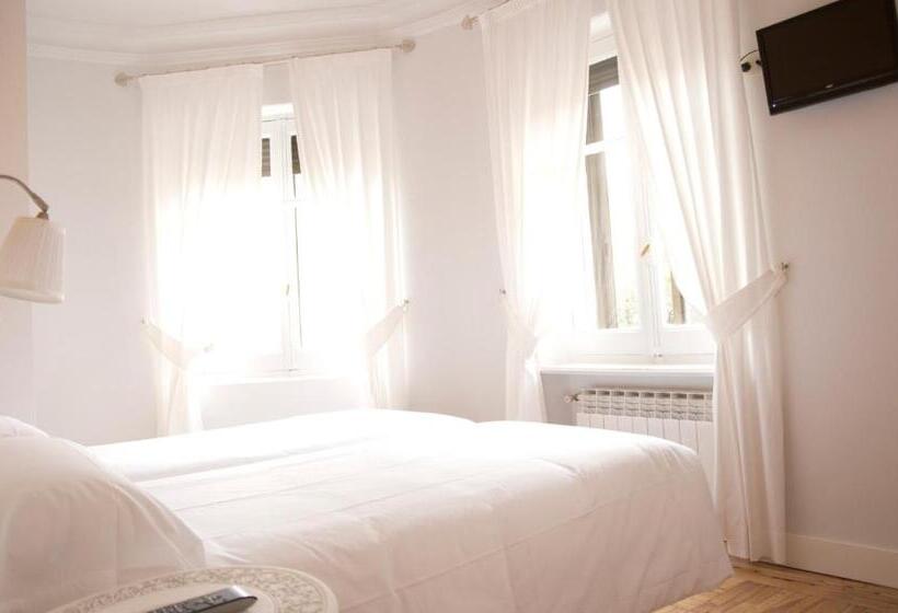 اتاق استاندارد, Hostal Boreal Mistral