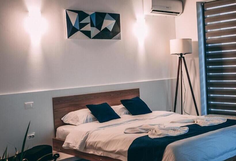 استودیوی لوکس, Puzzle Apartaments&studios