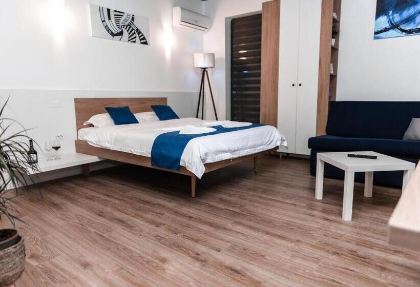 استودیوی لوکس, Puzzle Apartaments&studios