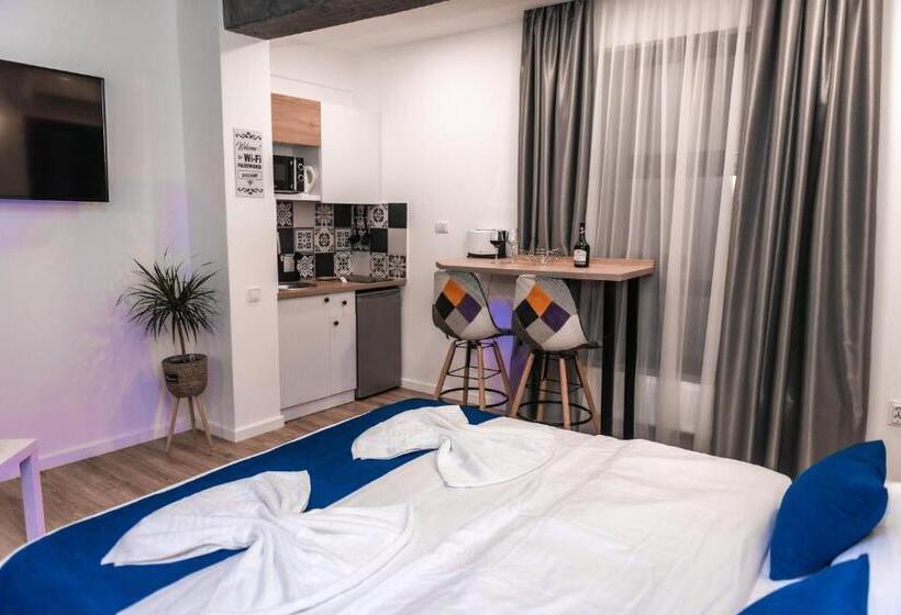 استودیو استاندارد با بالکن, Puzzle Apartaments&studios
