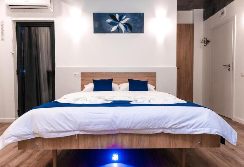 استودیو استاندارد با بالکن, Puzzle Apartaments&studios