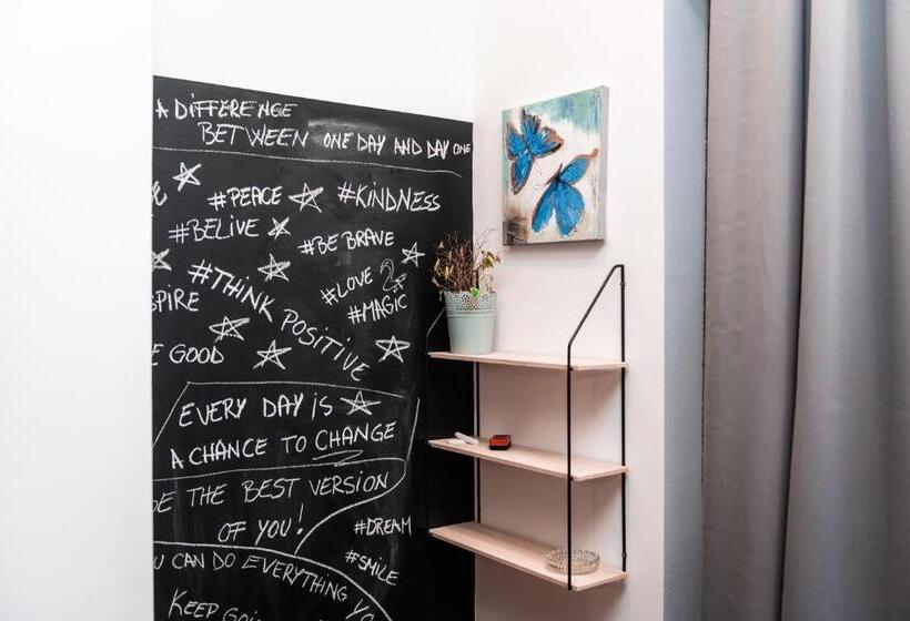 استودیو خانوادگی, Puzzle Apartaments&studios