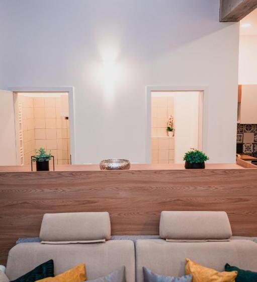 استودیو خانوادگی, Puzzle Apartaments&studios