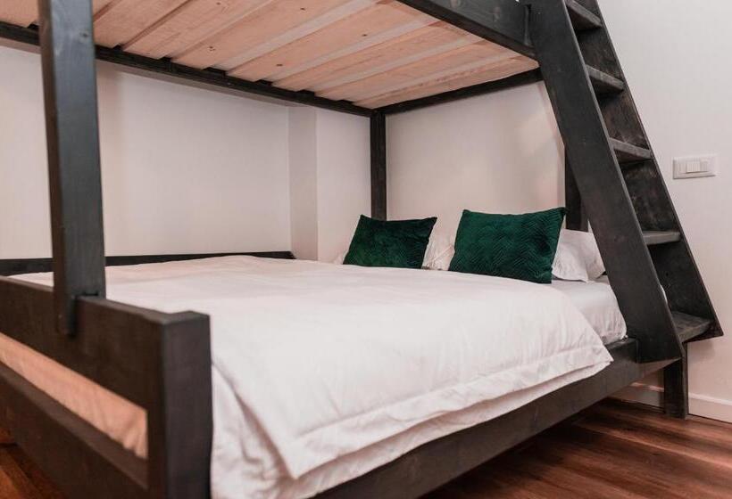 استودیو خانوادگی, Puzzle Apartaments&studios