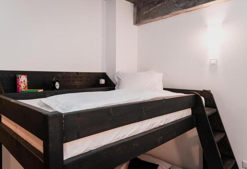 استودیو خانوادگی, Puzzle Apartaments&studios