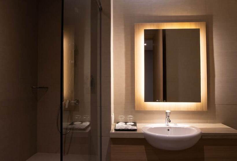 اتاق لوکس, Batiqa Hotel Jayapura