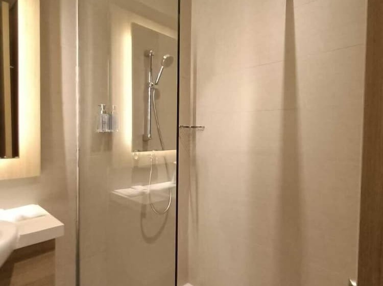 اتاق لوکس, Batiqa Hotel Jayapura