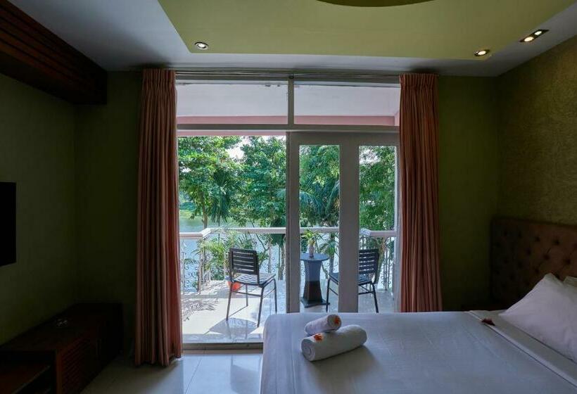 سوییت, Foy S Lake Resort