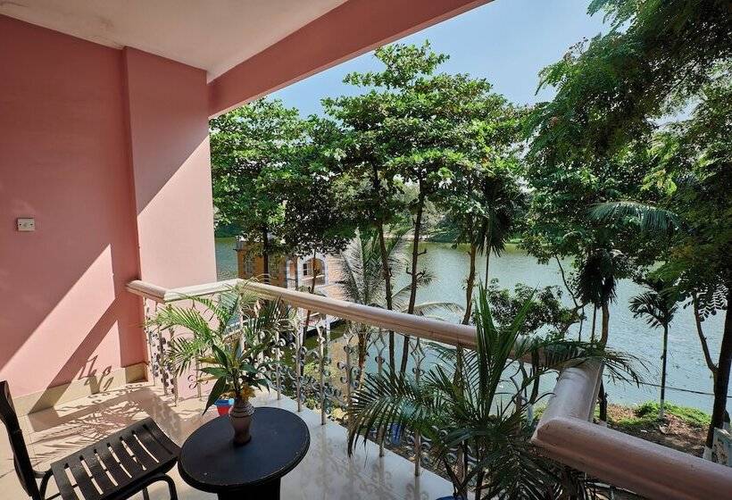 اتاق لوکس, Foy S Lake Resort