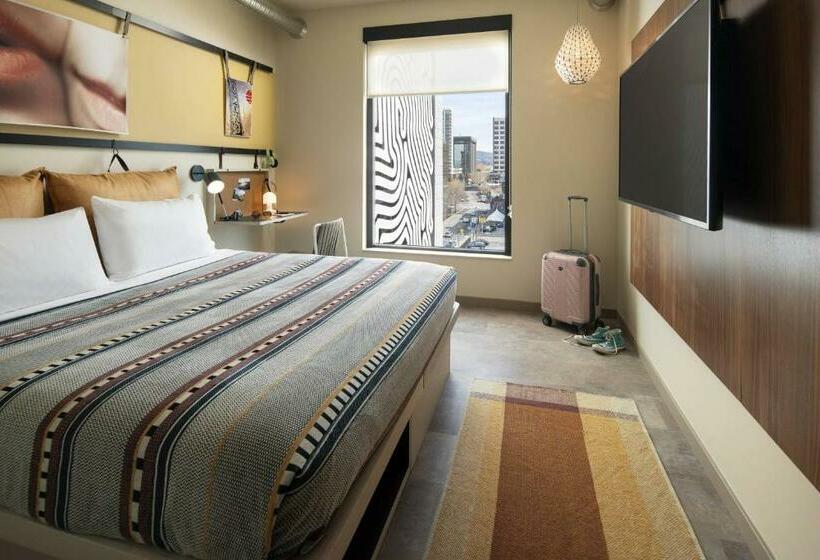 اتاق استاندارد با تخت بزرگ, Moxy Oakland Uptown