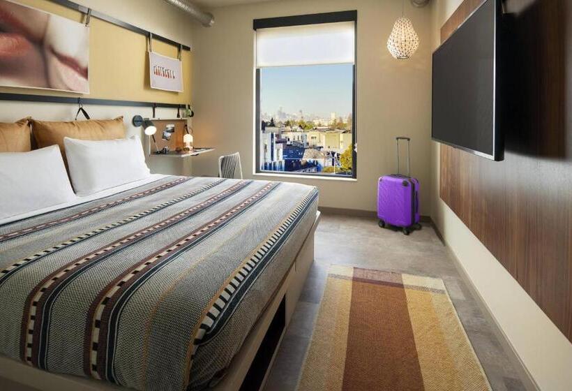 اتاق استاندارد با تخت بزرگ, Moxy Oakland Uptown