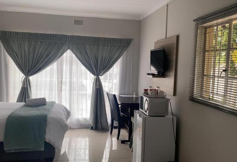 اتاق استاندارد, Ndzuti Guest House