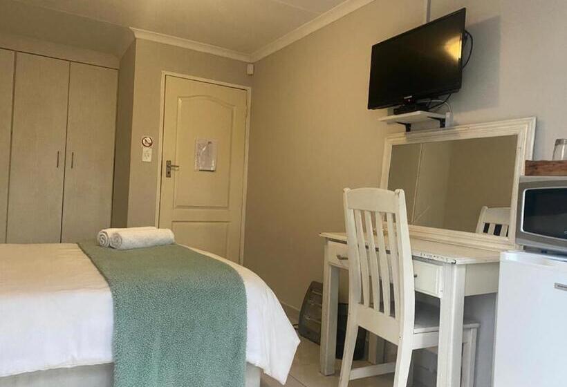 اتاق استاندارد با بالکن, Ndzuti Guest House