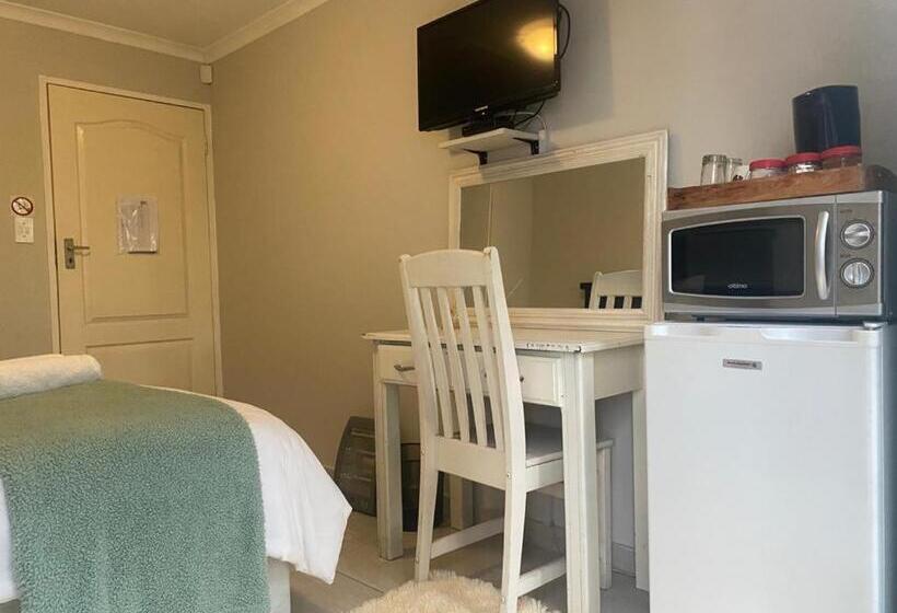 اتاق استاندارد با بالکن, Ndzuti Guest House