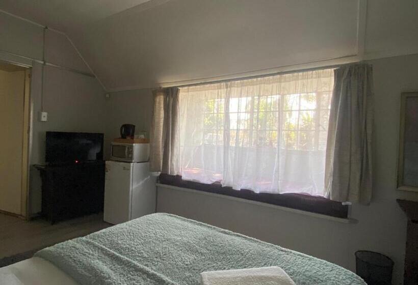 اتاق استاندارد با چشم‌انداز باغ, Ndzuti Guest House
