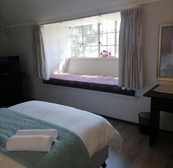 اتاق استاندارد با چشم‌انداز باغ, Ndzuti Guest House