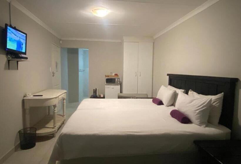 اتاق لوکس با بالکن, Ndzuti Guest House