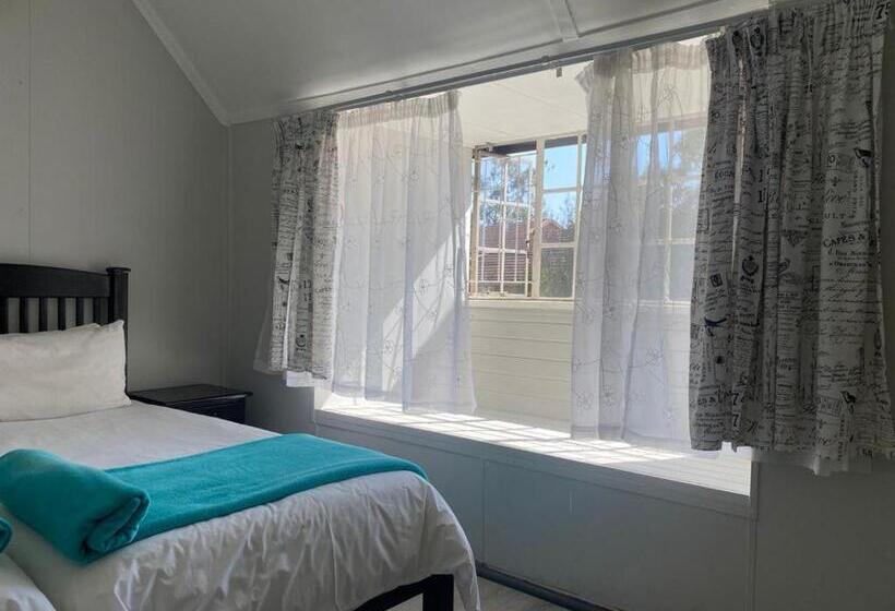 اتاق لوکس با چشم‌انداز باغ, Ndzuti Guest House